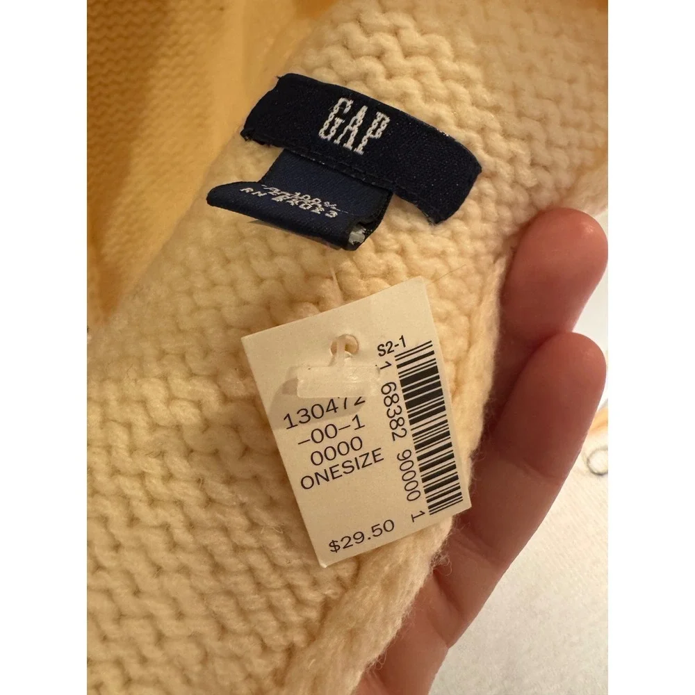 NWT‎ GAP Lambswool Knit Scarf Pop Art Girl Letter B Cream